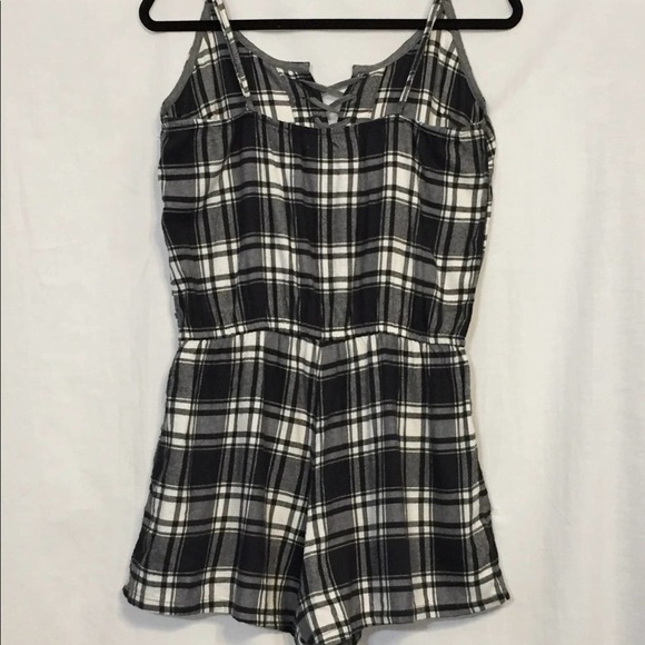 𝅺aerie Flannel Spaghetti Strap Lace Up Front Romper Women's Size M Black White - Picture 3 of 6